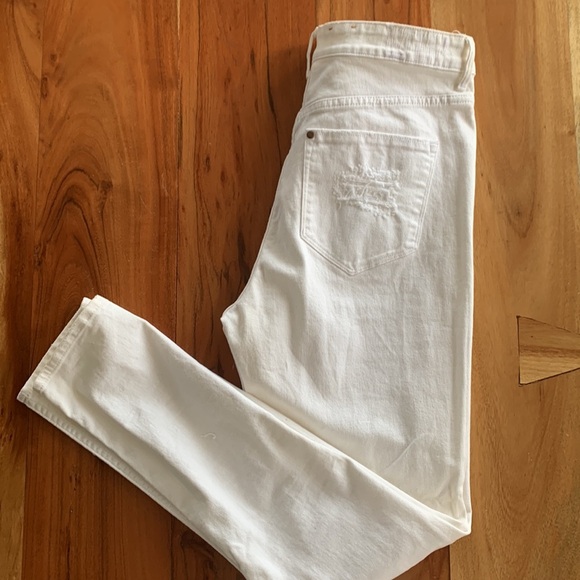 Distressed straight jeans - Picture 15 of 15